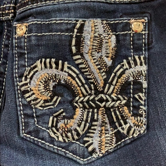 Miss Me Jeans - Picture 2 of 8